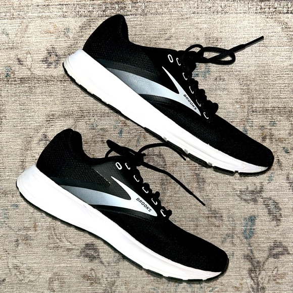 Brooks Running Shoes Blackk &White Women’s Size 11 European size 43 - Picture 3 of 6